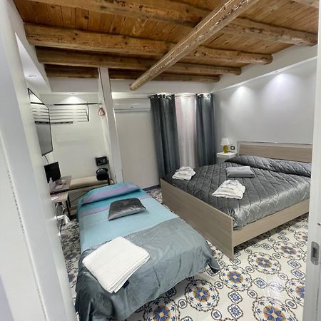 Mini Appartamenti Ballaro Rooms Palermo Exterior photo
